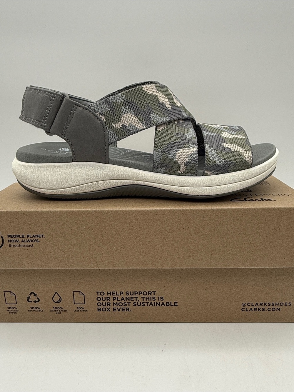 Clarks Cloudsteppers Mira Lily Sandals Olive Camo Womens 7W NIB